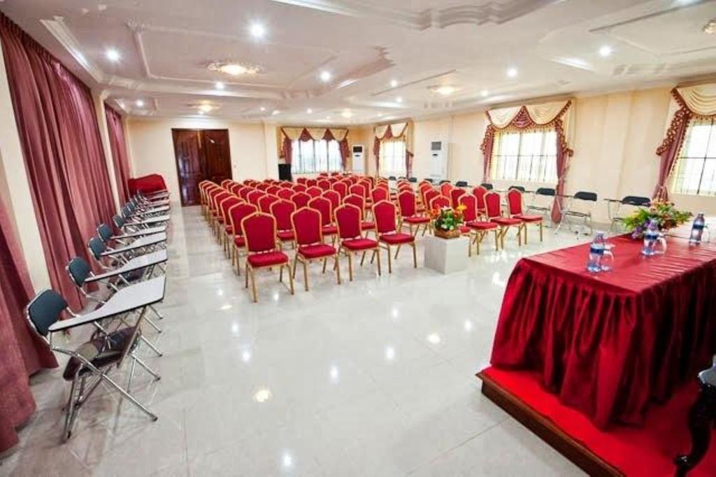 Mittapheap Hotel Kampot エクステリア 写真