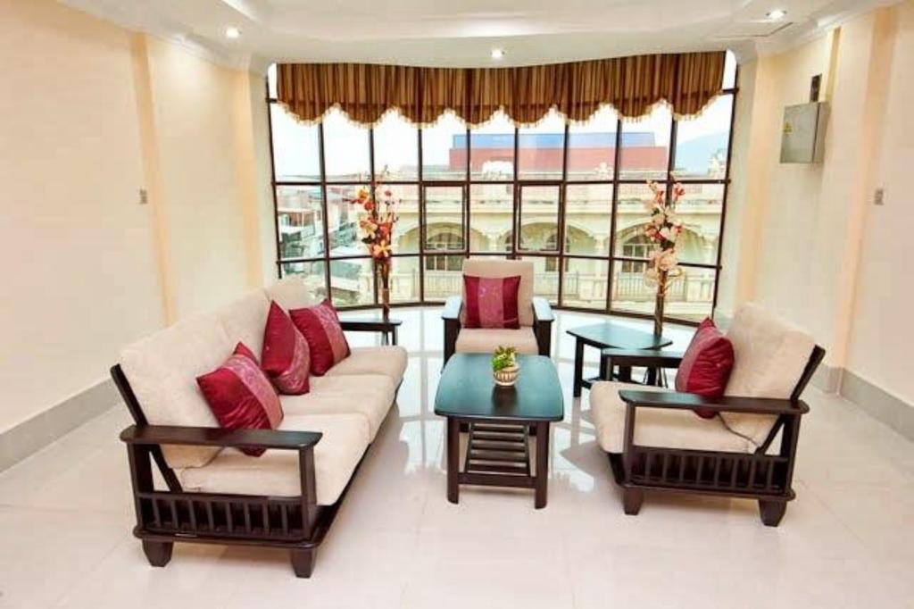 Mittapheap Hotel Kampot エクステリア 写真